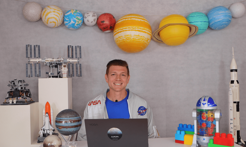 Kevin J DeBruin: Space Science Communicator